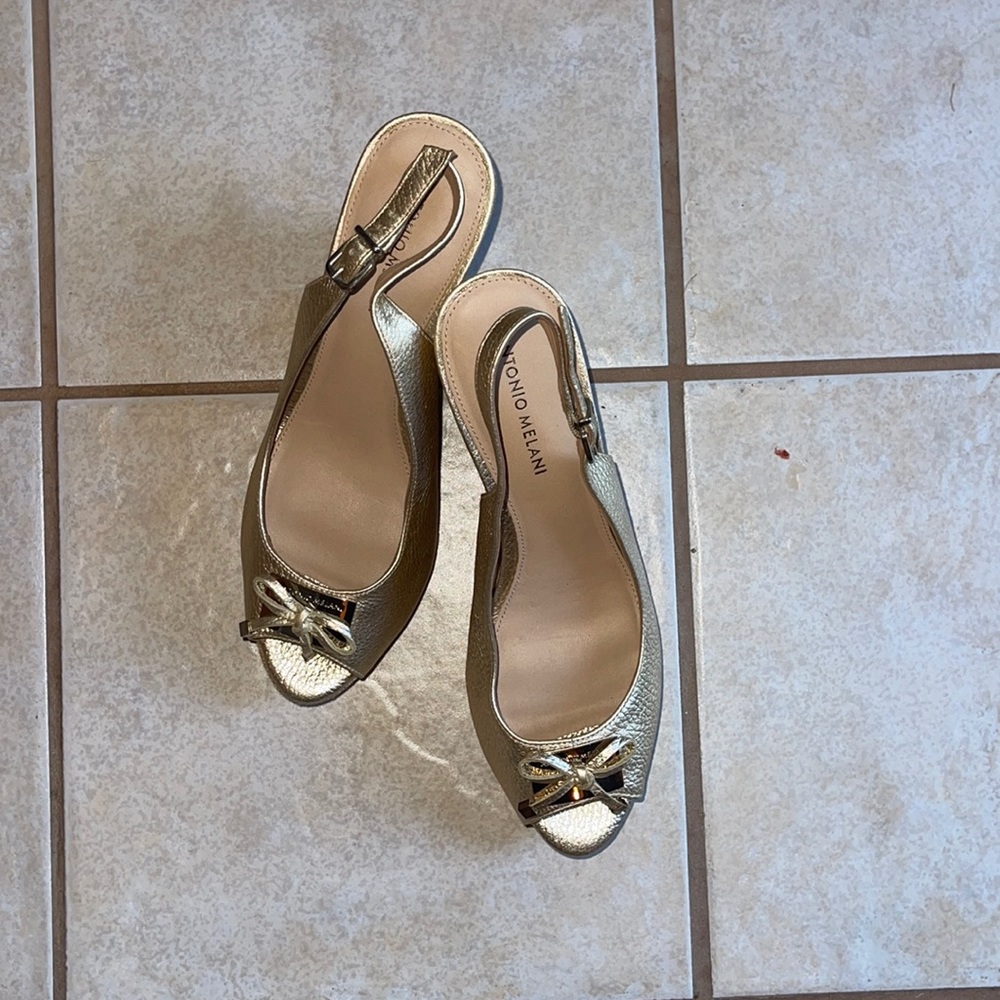 Antonio Melani Gold leather Espadrille Wedge